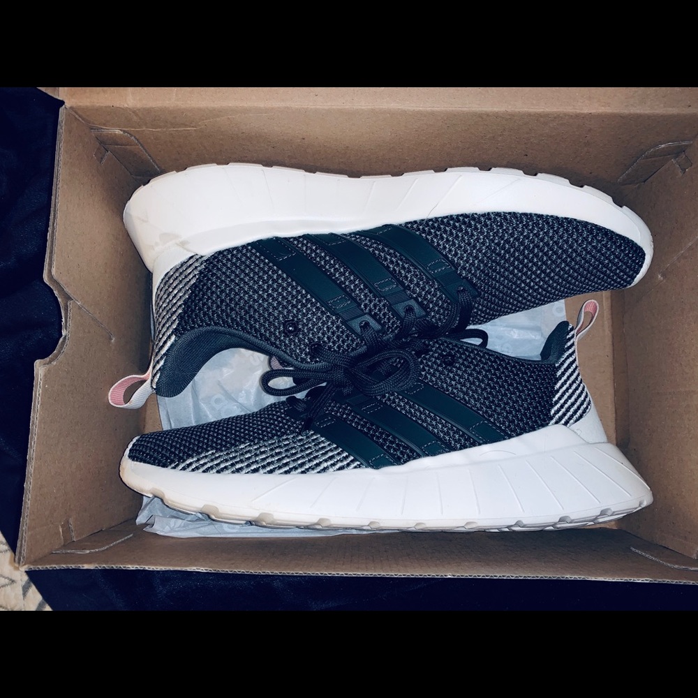Adidas Questar